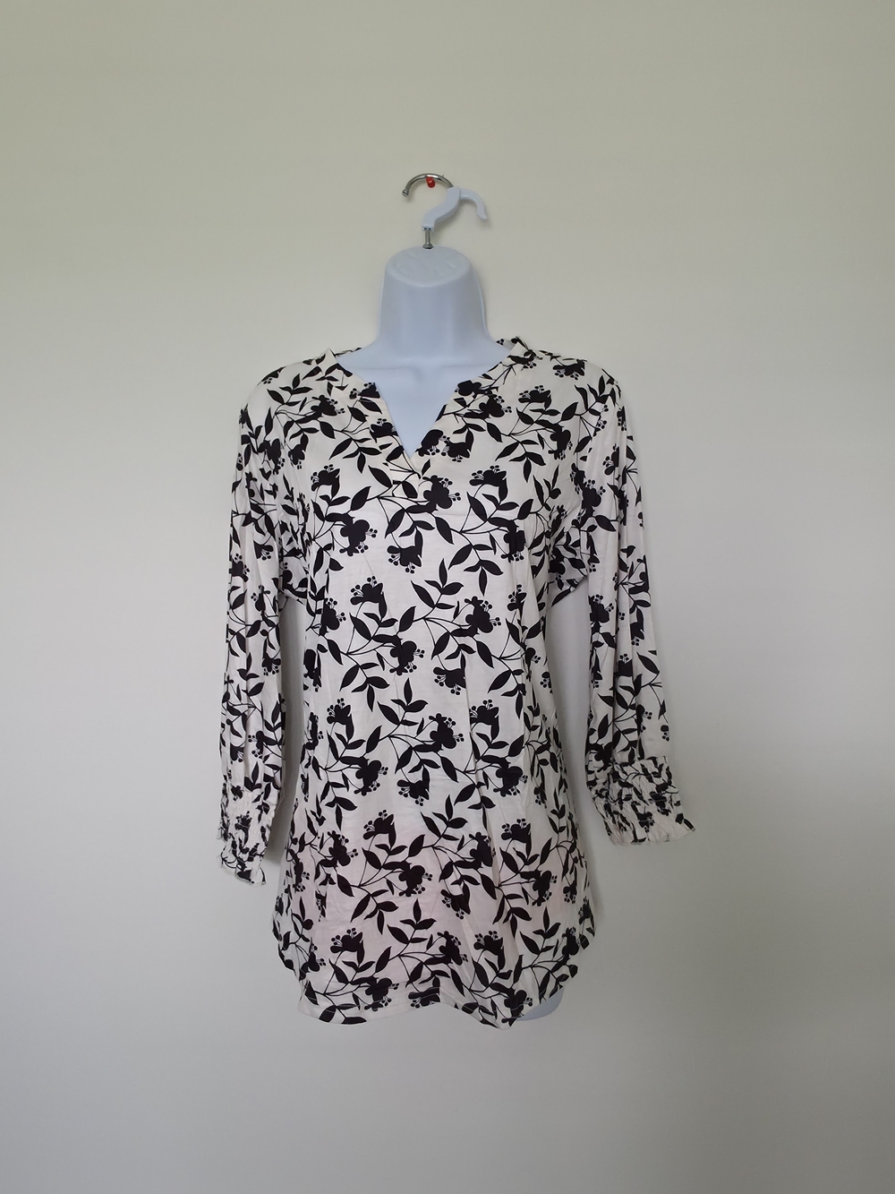 Women's Black Floral V-Neck Tunic